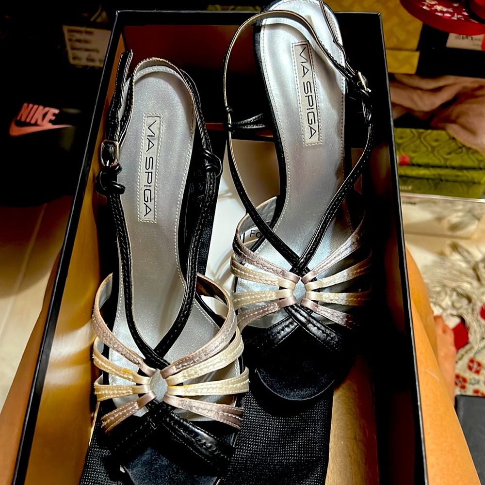 ❤️❤️❤️black via spiga sandals satin top